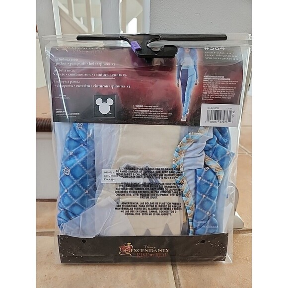 Disney Descendants The Rise Of Red Chloe Girls Costume Size XL 14-16-new - Picture 3 of 4